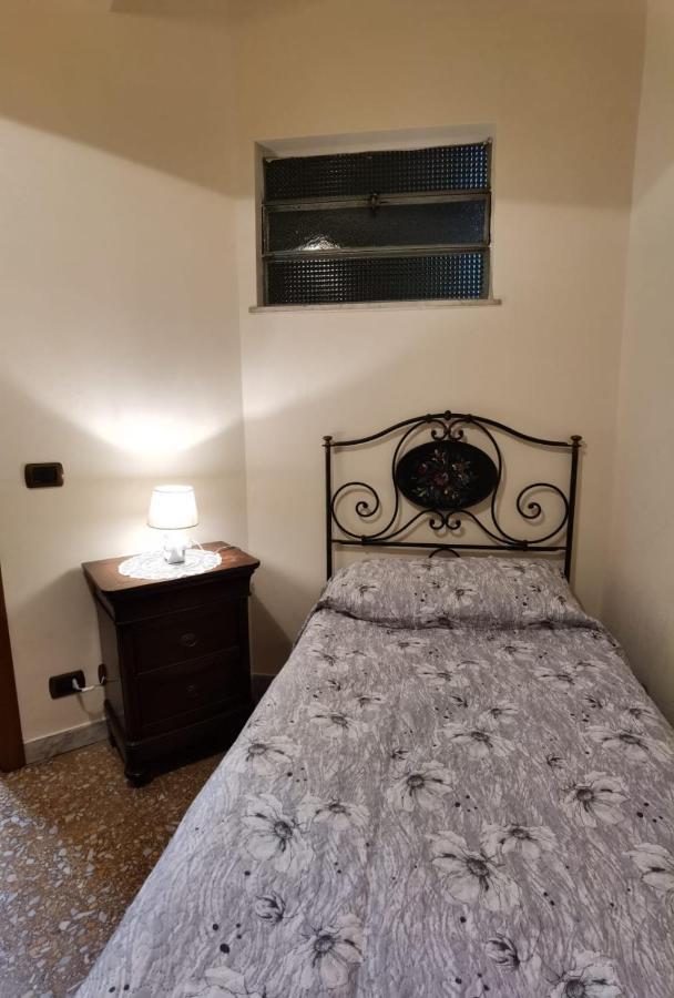 Appartamento Per Turisti E Famiglie Roma Экстерьер фото